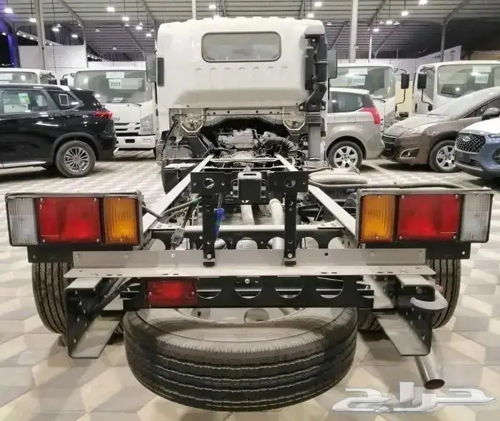 ايسوزو دينا 5 طن . 3