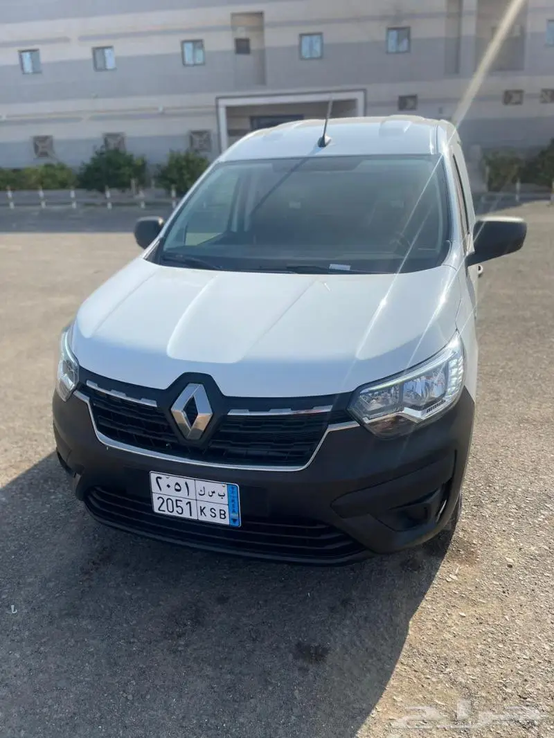 ايجار رينو دوكر جاف و مبرد 3