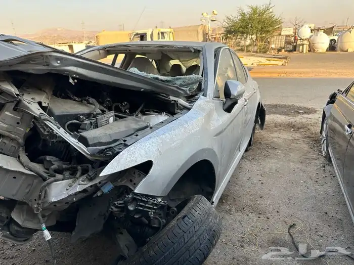 تويوتا كامري 2022 LE مصدوم تشليح بيع قطع غيار 1
