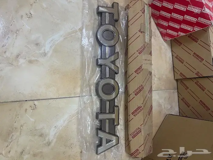 علامة شبك هايلوكس 1986 جديد اصلي 0