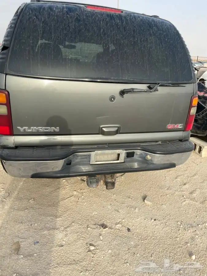يوكن 2004 قطع غيار 2