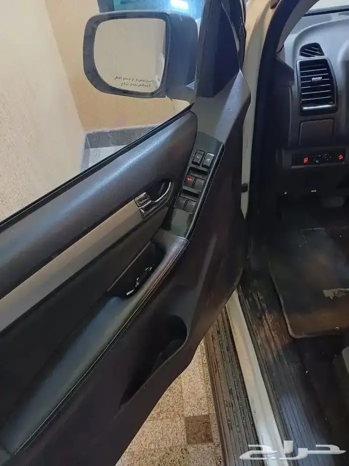 جيب ايسوزوا ديزل ام يو اكس موديل 2019 الحد 50 الف بدون دبل 13