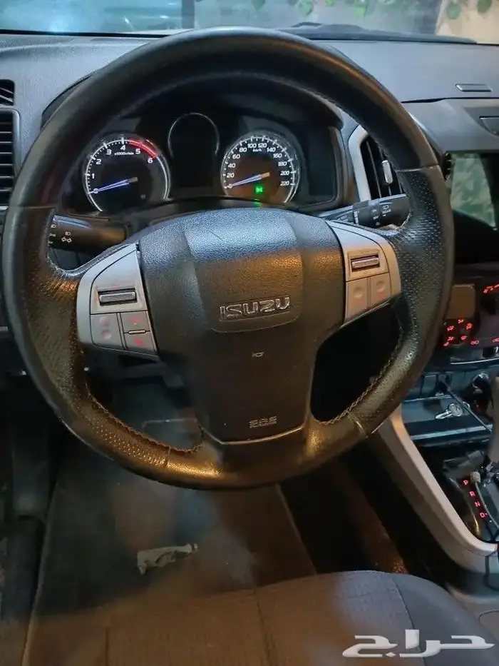جيب ايسوزوا ديزل ام يو اكس موديل 2019 الحد 50 الف بدون دبل 12