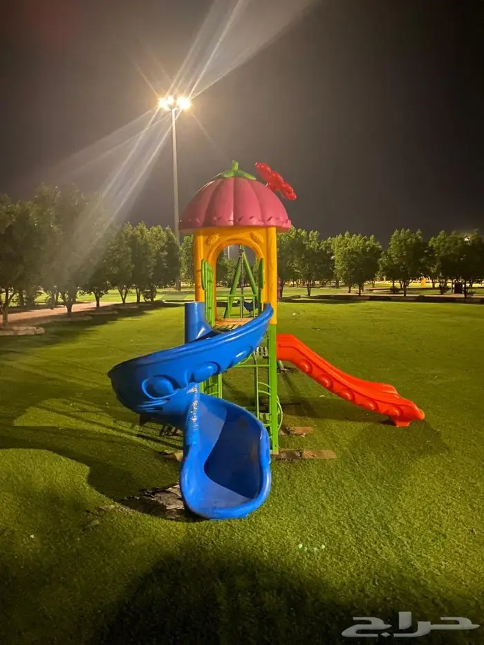 العاب حدائق متوسطه وتسلق وكراسي هزاز 3