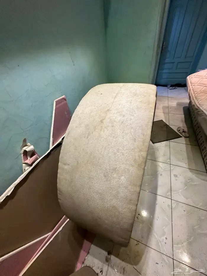 طاولة كبير وسط 0