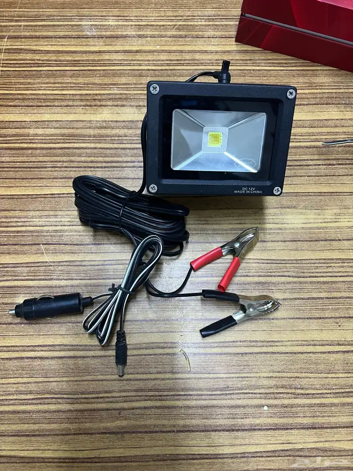 كشاف رحلا عل بطارية السياره 2