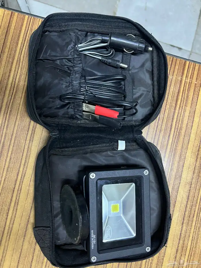 كشاف رحلا عل بطارية السياره 1