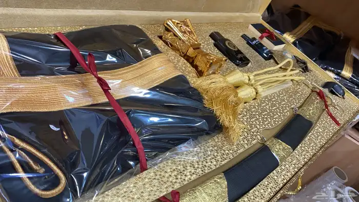 أطقم هدايا سيف بشت درع تخروج ملازم 31