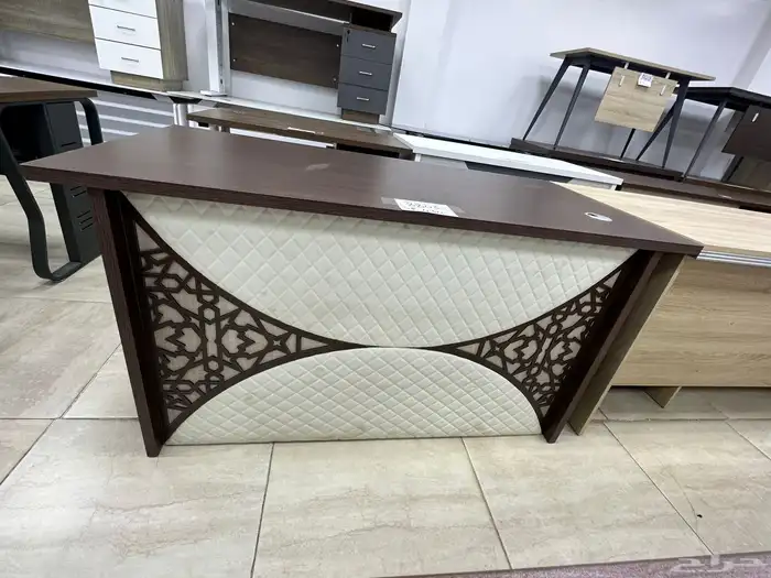 اثاث المكاتب جديد طاوله مدير  طاولة اجتماع  كنب  دولاب لوكرز 4