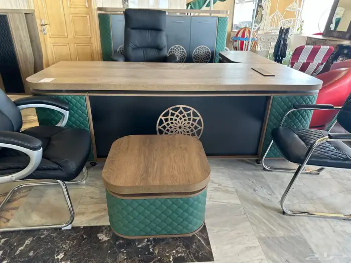 اثاث المكاتب جديد طاوله مدير  طاولة اجتماع  كنب  دولاب لوكرز 12