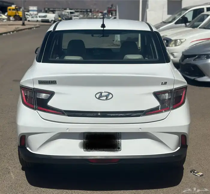 هيونداي جراند اي 10 2022 3