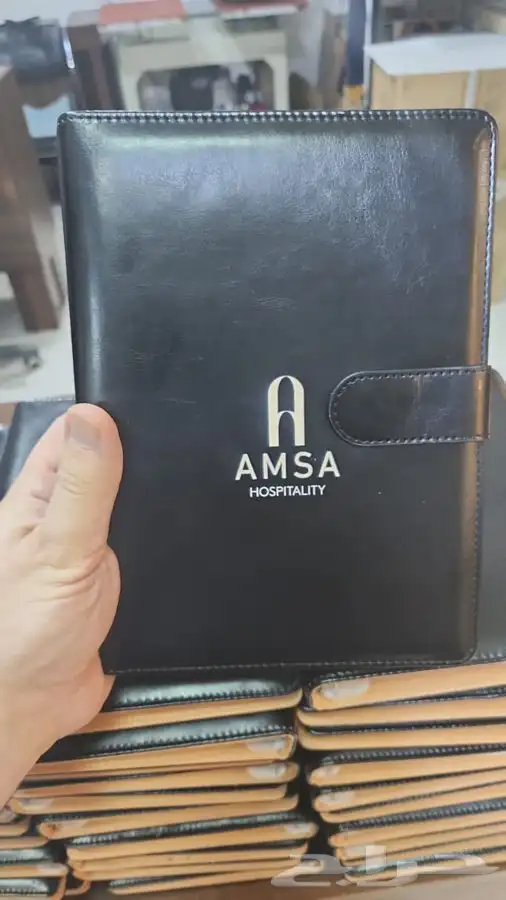 علب جلدية دروع شهادات تعليقات تقاويم تيشرتات طباعة فولدر 14