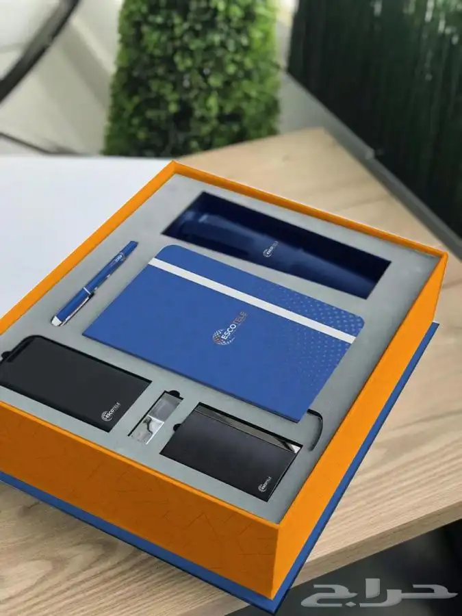 علب جلدية دروع شهادات تعليقات تقاويم تيشرتات طباعة فولدر 7