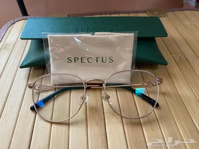نظارات من ماركة SPECTUS لون تيتانيوم 0
