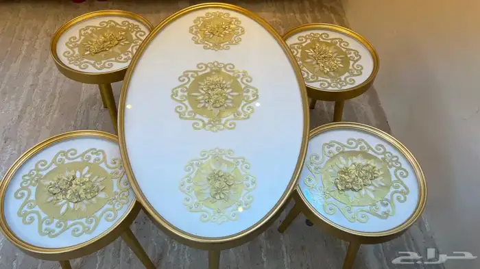 طقم طاولات خشب مستخدمة نظيفة الموقع الدرب 2