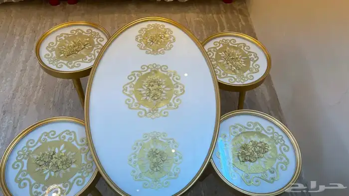 طقم طاولات خشب مستخدمة نظيفة الموقع الدرب 3