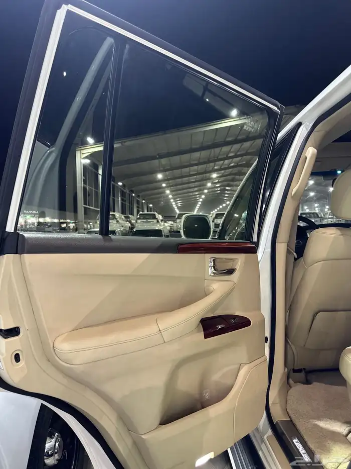 لكزس LX570 2013 17