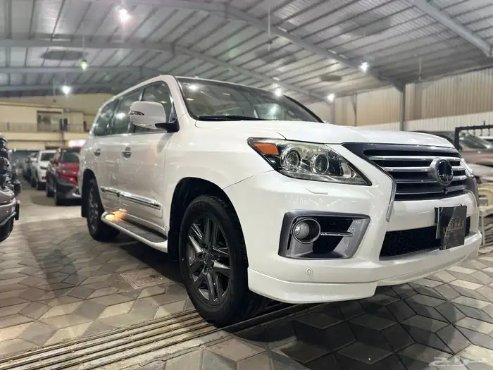 لكزس LX570 2013 2