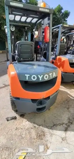 رافعة شوكية فوركلفت للايجار اليومي والشهري تاجير رافعات 2