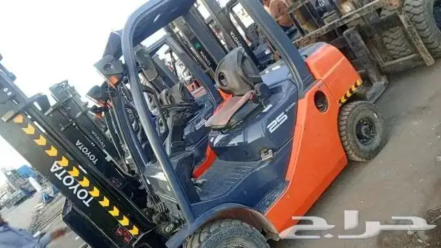 رافعة شوكية فوركلفت للايجار اليومي والشهري تاجير رافعات 3