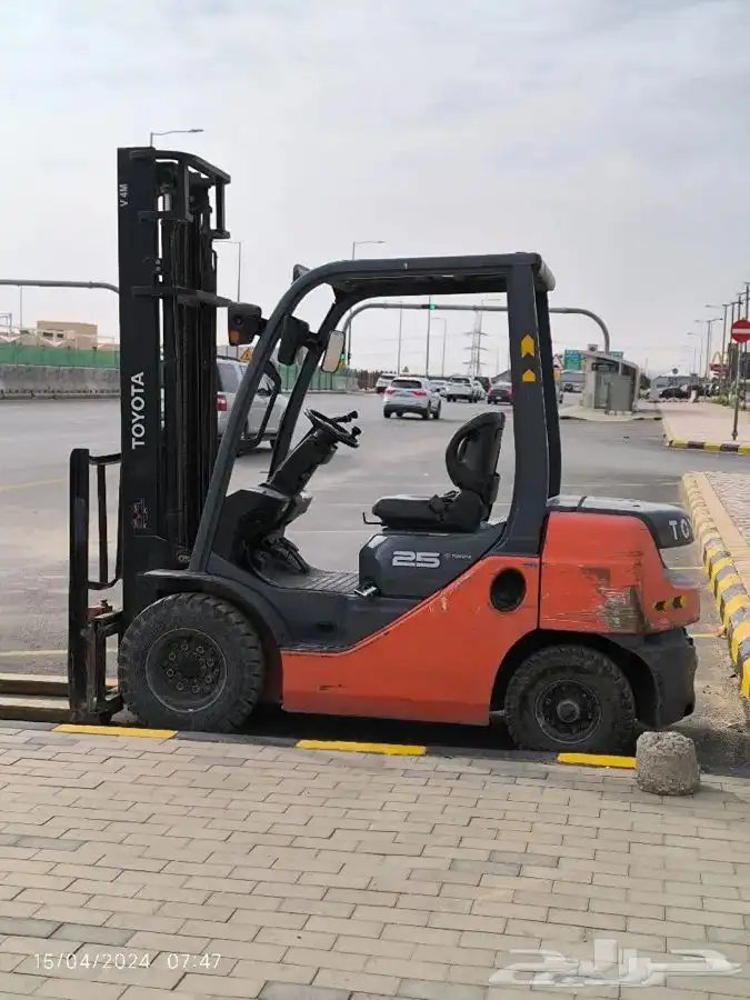 رافعة شوكية فوركلفت للايجار اليومي والشهري تاجير رافعات 7