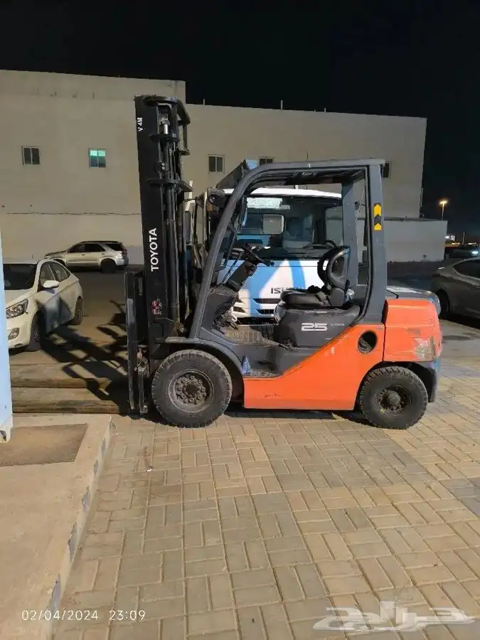 رافعة شوكية فوركلفت للايجار اليومي والشهري تاجير رافعات 13