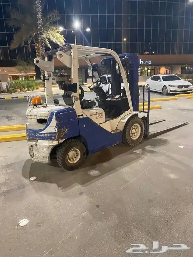 رافعة شوكية فوركلفت للايجار اليومي والشهري تاجير رافعات 10