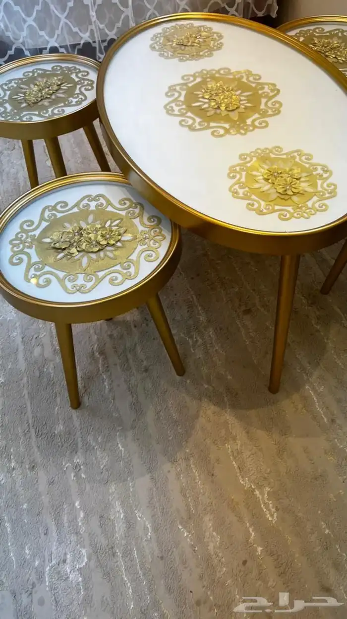 طقم طاولات خشب مستخدمة نظيفة الموقع الدرب 1