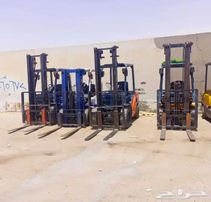 رافعة شوكية فوركلفت للايجار اليومي والشهري تاجير رافعات 4