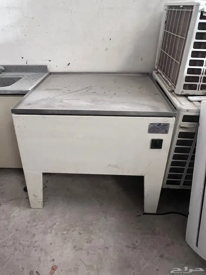 ادوات و معدات معمل شوكولاته للبيع رجاج مع خزان وملحقاتها 1