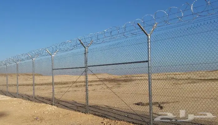 تركيب شبك سياج شائك 2