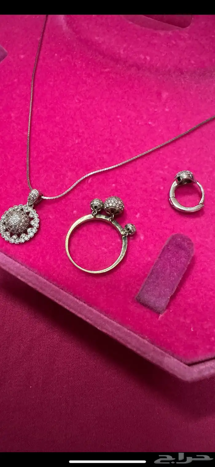 اساور منوعه وفضه ولولو طبيعي وماركه لويس فيتون 7