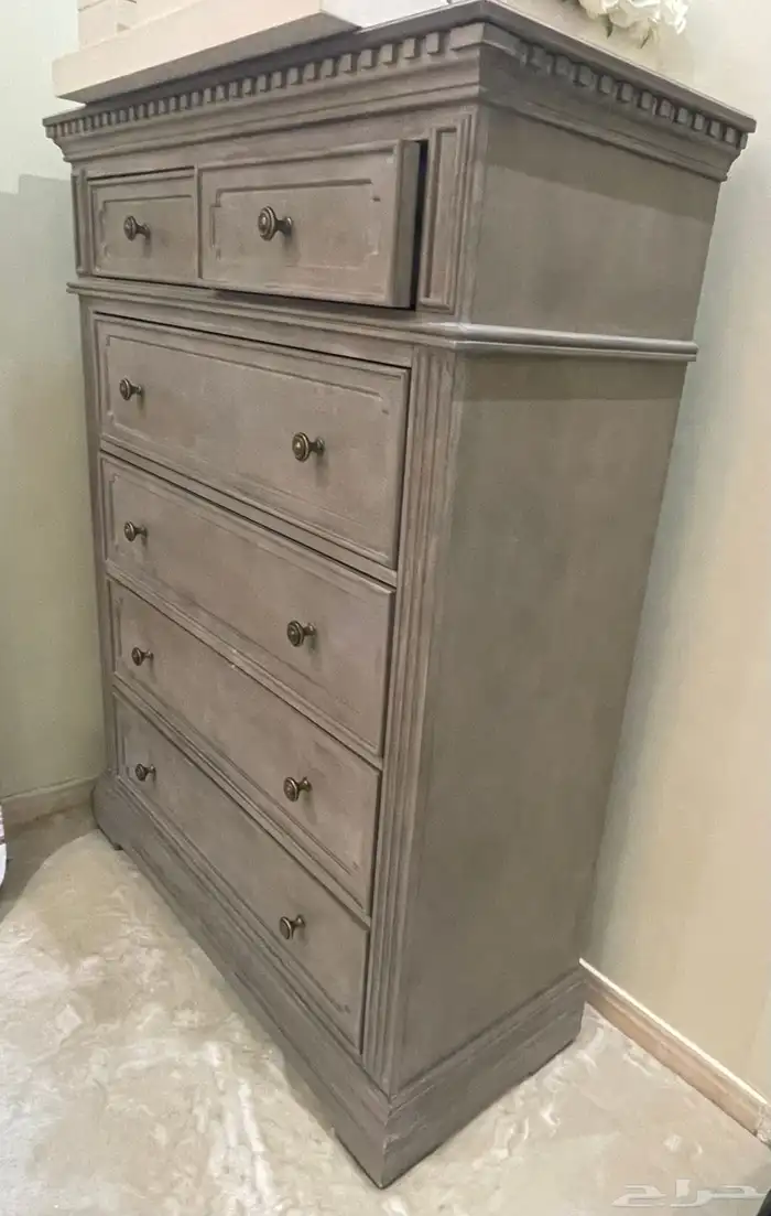 غرفة نوم امريكيه من ماركة اشلي شبه جديده 3