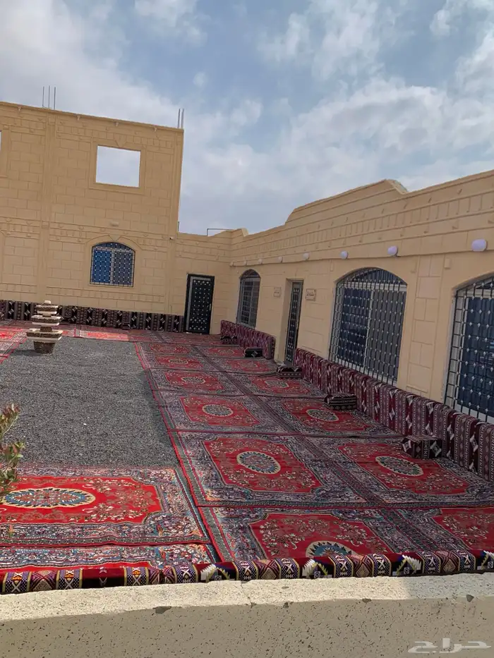 يوجد فرش للمناسبات والملكات 1