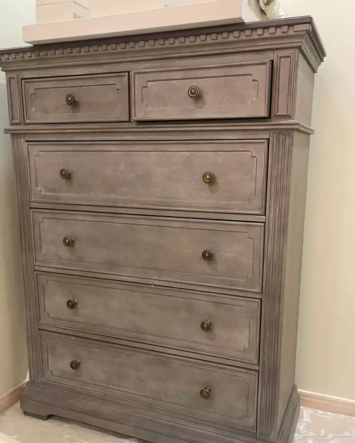 غرفة نوم امريكيه من ماركة اشلي شبه جديده 4