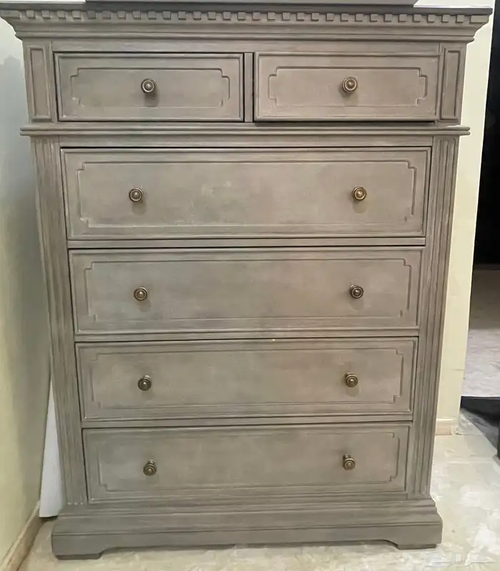 غرفة نوم امريكيه من ماركة اشلي شبه جديده 5