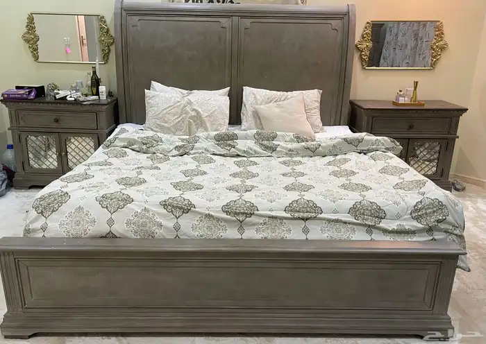 غرفة نوم امريكيه من ماركة اشلي شبه جديده 0