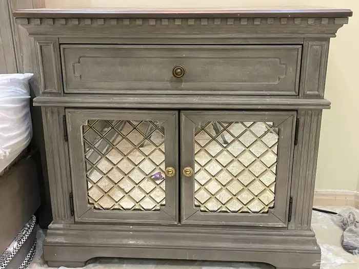 غرفة نوم امريكيه من ماركة اشلي شبه جديده 2