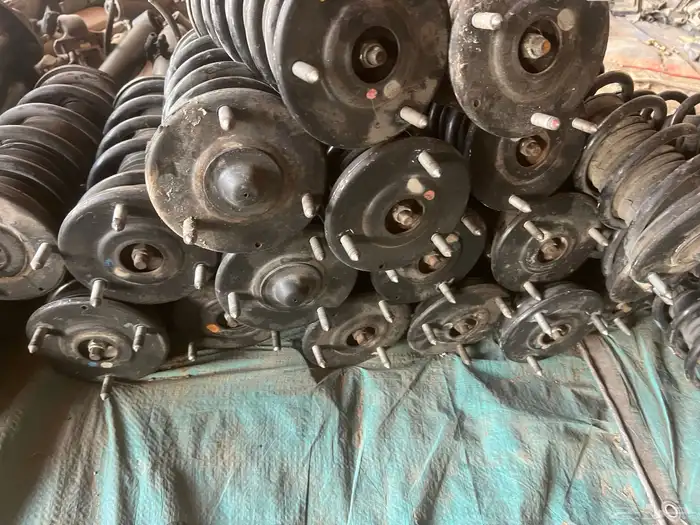 قطع غيار لكزس 9