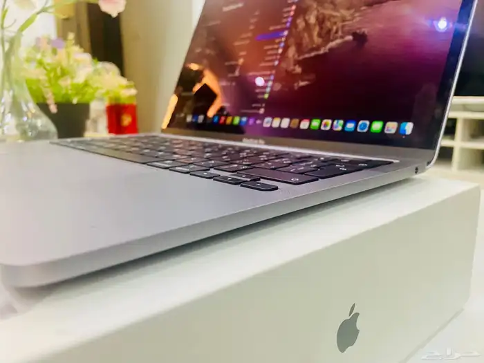 لاب توب MacBook Pro 13 -inch 2020 للبيع او البدل بآيفون 16 6