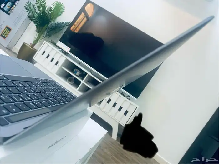 لاب توب MacBook Pro 13 -inch 2020 للبيع او البدل بآيفون 16 7