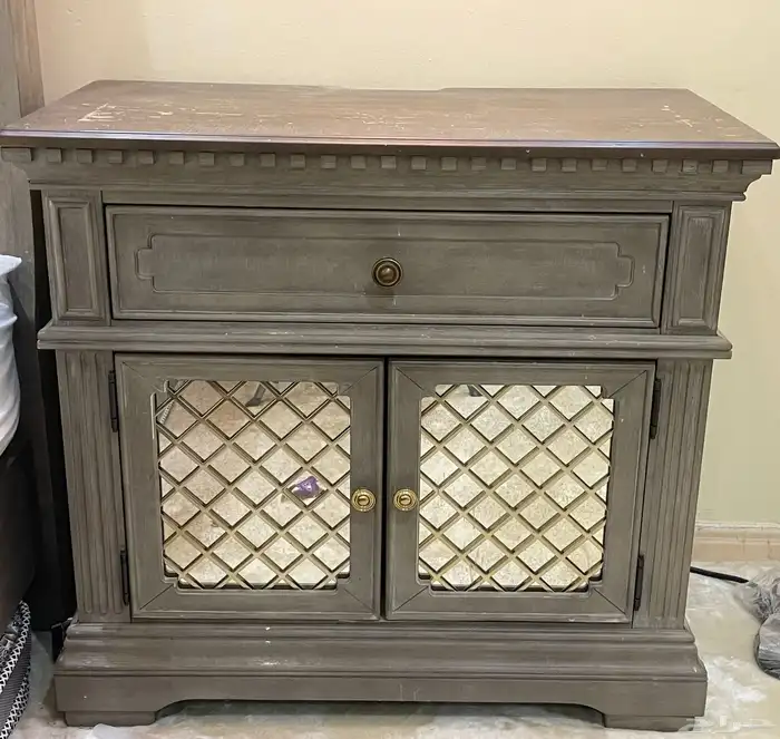 غرفة نوم امريكيه من ماركة اشلي شبه جديده 9