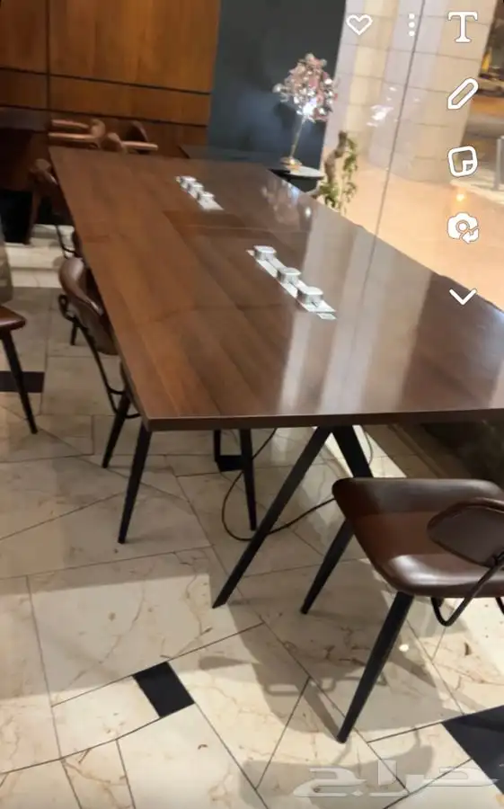 طاوله احتماعات وايضا  ابجوره 2