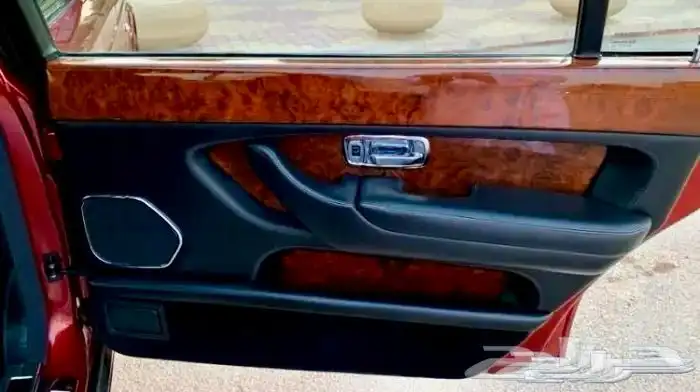 ( سيارة صاحبة سمو ملكي ) روز مخزن كلاسيك 75