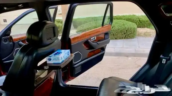 ( سيارة صاحبة سمو ملكي ) روز مخزن كلاسيك 70