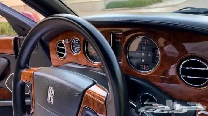 ( سيارة صاحبة سمو ملكي ) روز مخزن كلاسيك 46