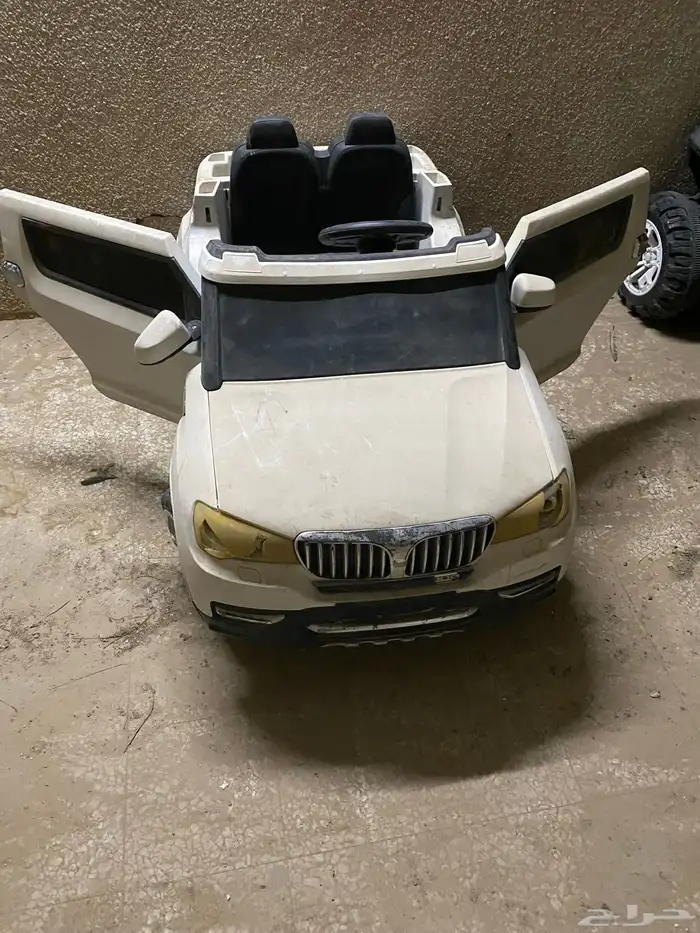 سيارة أطفال و عدد 2 سكوتر ب250 الجميع 0