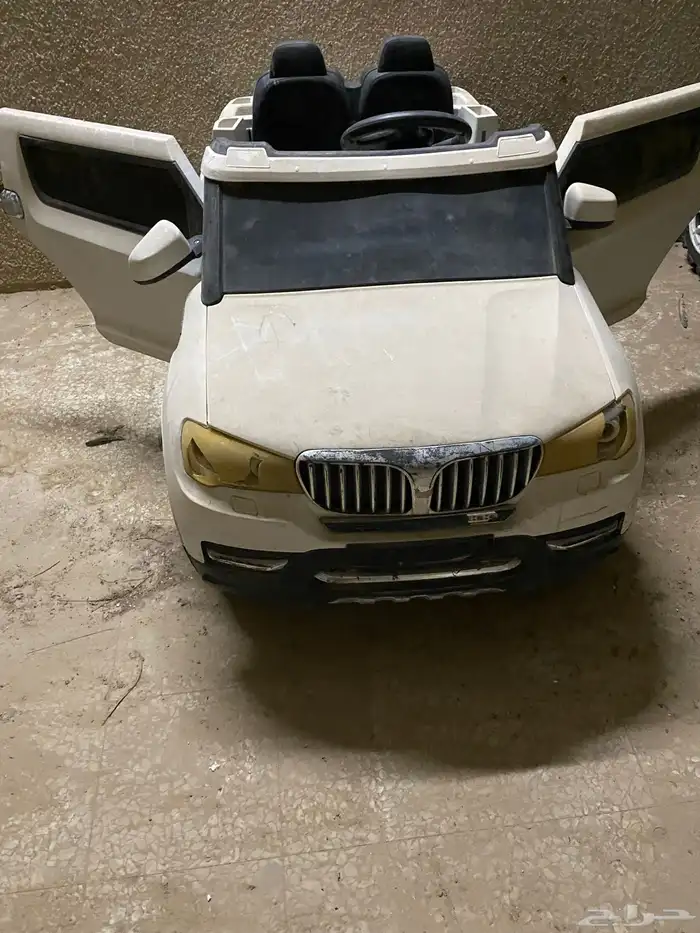 سيارة أطفال و عدد 2 سكوتر ب250 الجميع 1