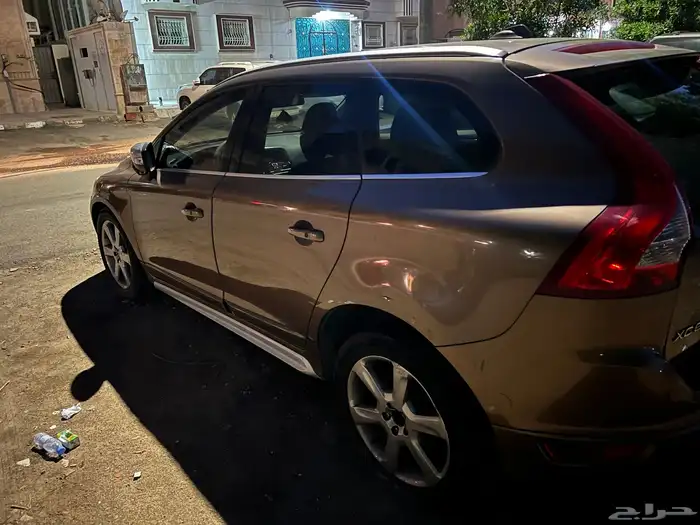 فولفو XC60 2012 فل كامل للبيع بحالتها الراهنة(تم تنزيل الحد) 8