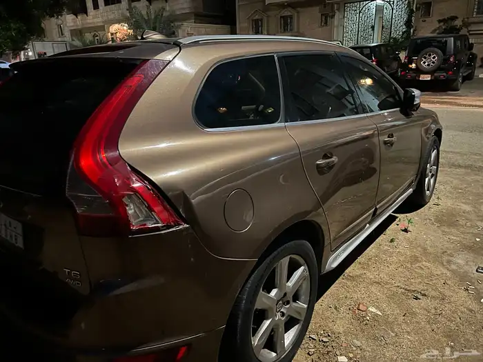فولفو XC60 2012 فل كامل للبيع بحالتها الراهنة(تم تنزيل الحد) 9